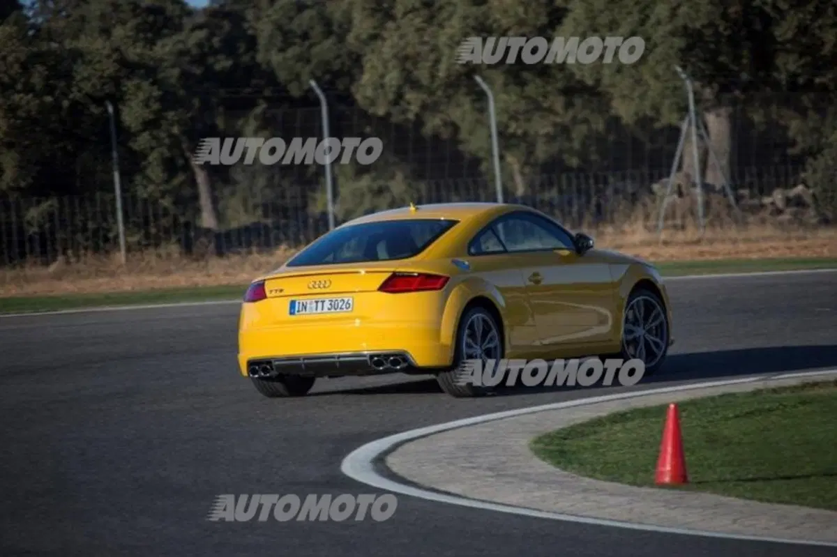 Audi TT Coupé 2.0 TDI quattro S tronic Design (20)