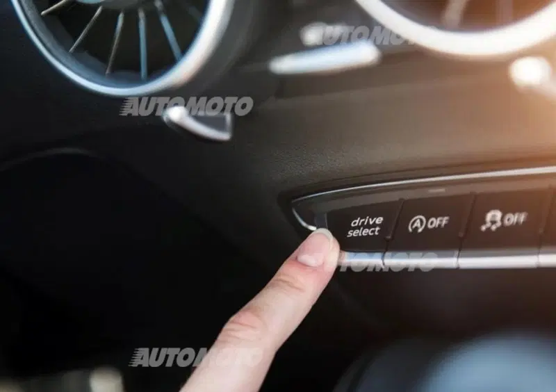 Audi TT Coupé (2014-->>) (32)