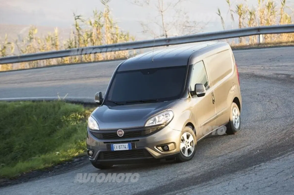 Fiat Doblò Furgone 1.6 MJT 105CV PL-TN Cargo Maxi Lamierato E5+ (20)
