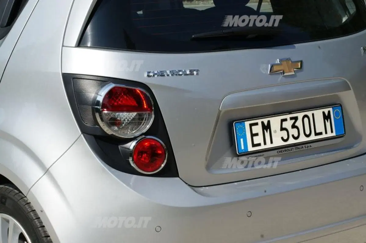 Chevrolet Aveo (2011-15) (23)