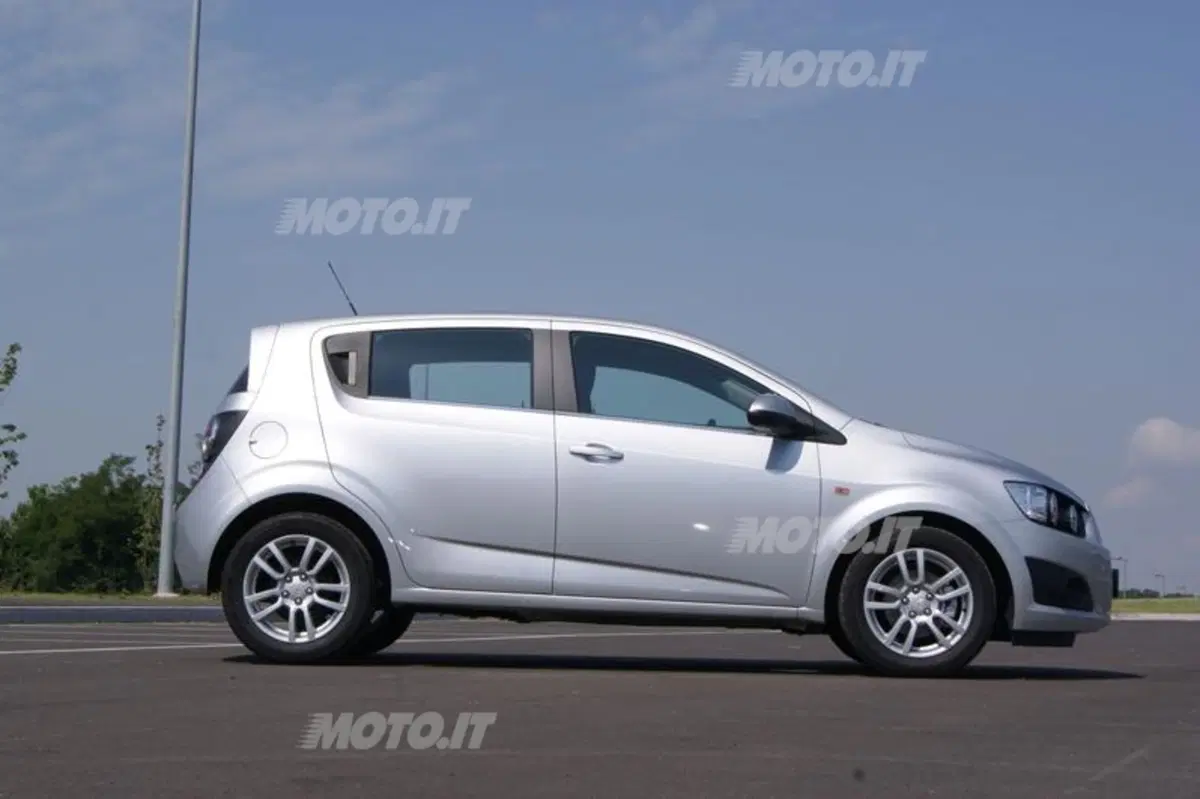 Chevrolet Aveo (2011-15) (2)