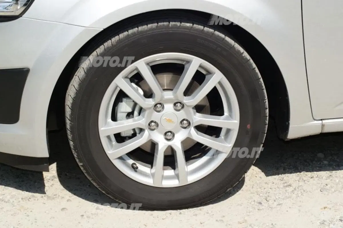 Chevrolet Aveo (2011-15) (25)