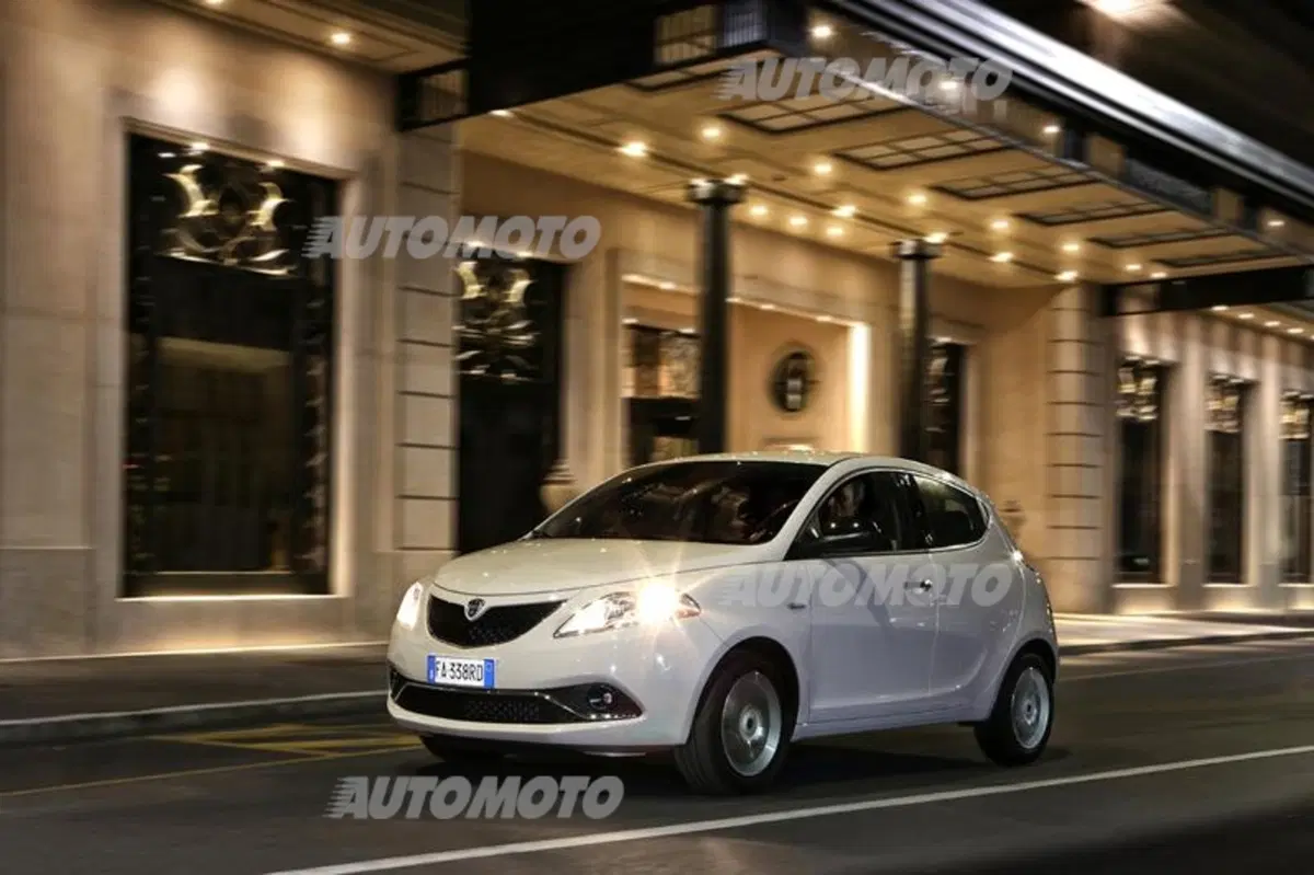 Lancia Ypsilon 1.2 69 CV 5 porte GPL Ecochic Gold (30)