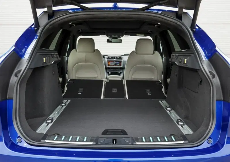 Jaguar F-Pace (51)