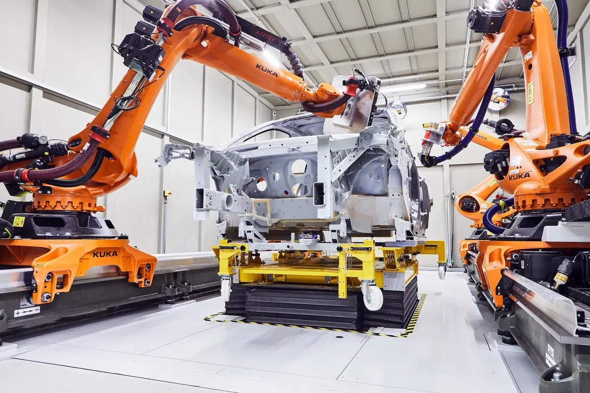 BMW iNEXT: iniziate le prove della linea di produzione [Video] (2)