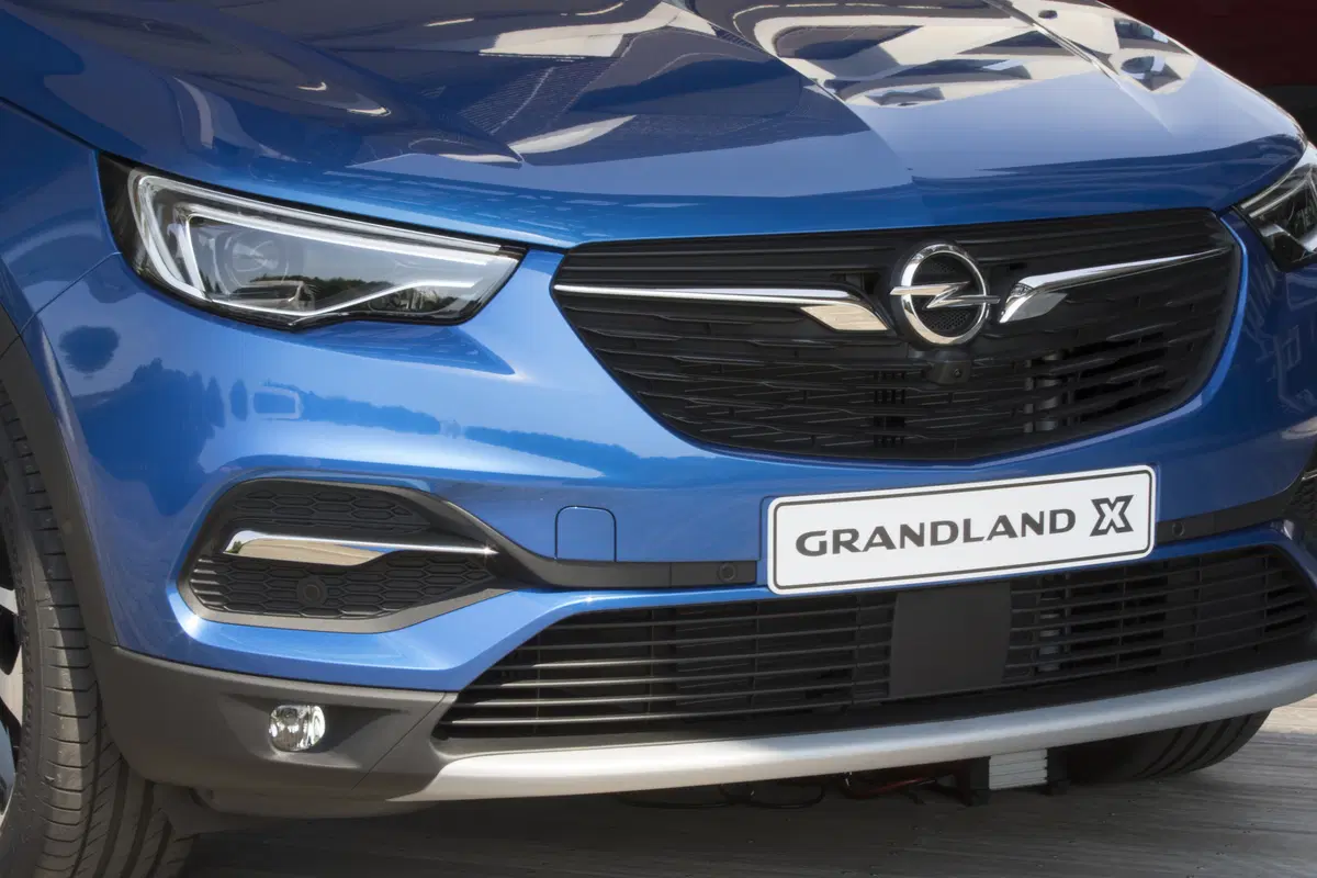 Opel Grandland X 1.6 Hybrid Plug-in aut. AWD Design Line (25)