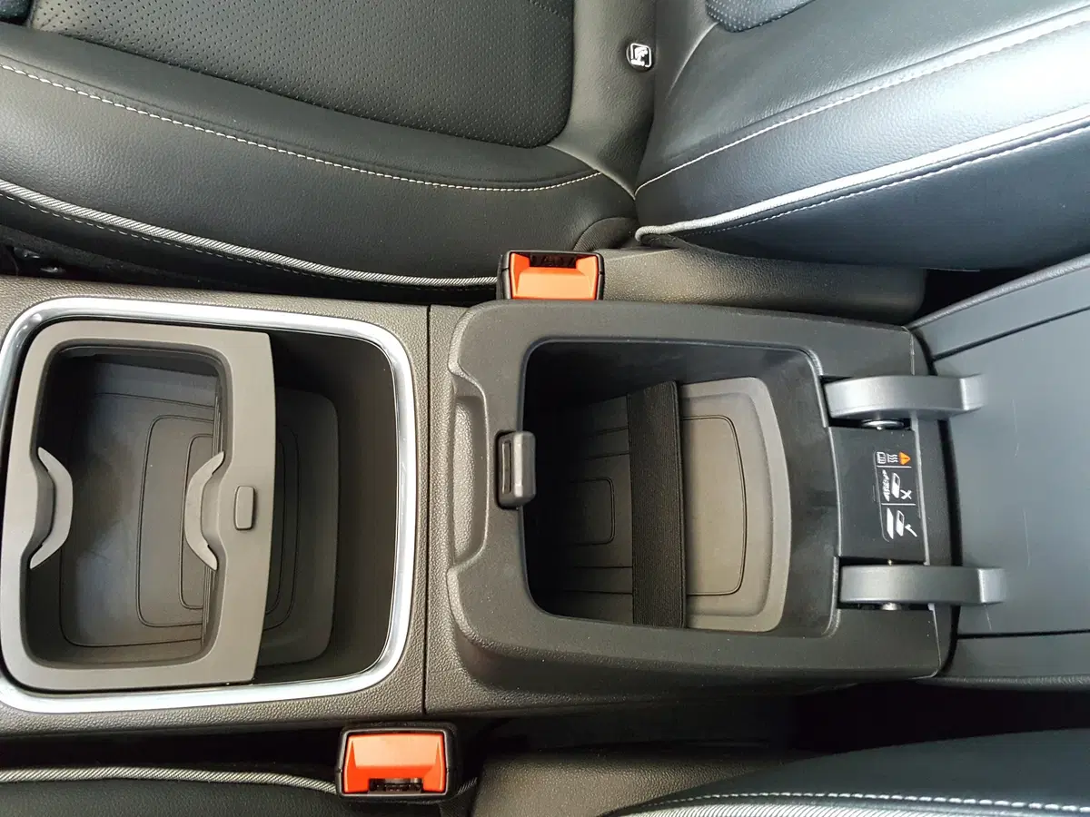 Opel Grandland X 1.6 Hybrid Plug-in aut. AWD Design Line (18)