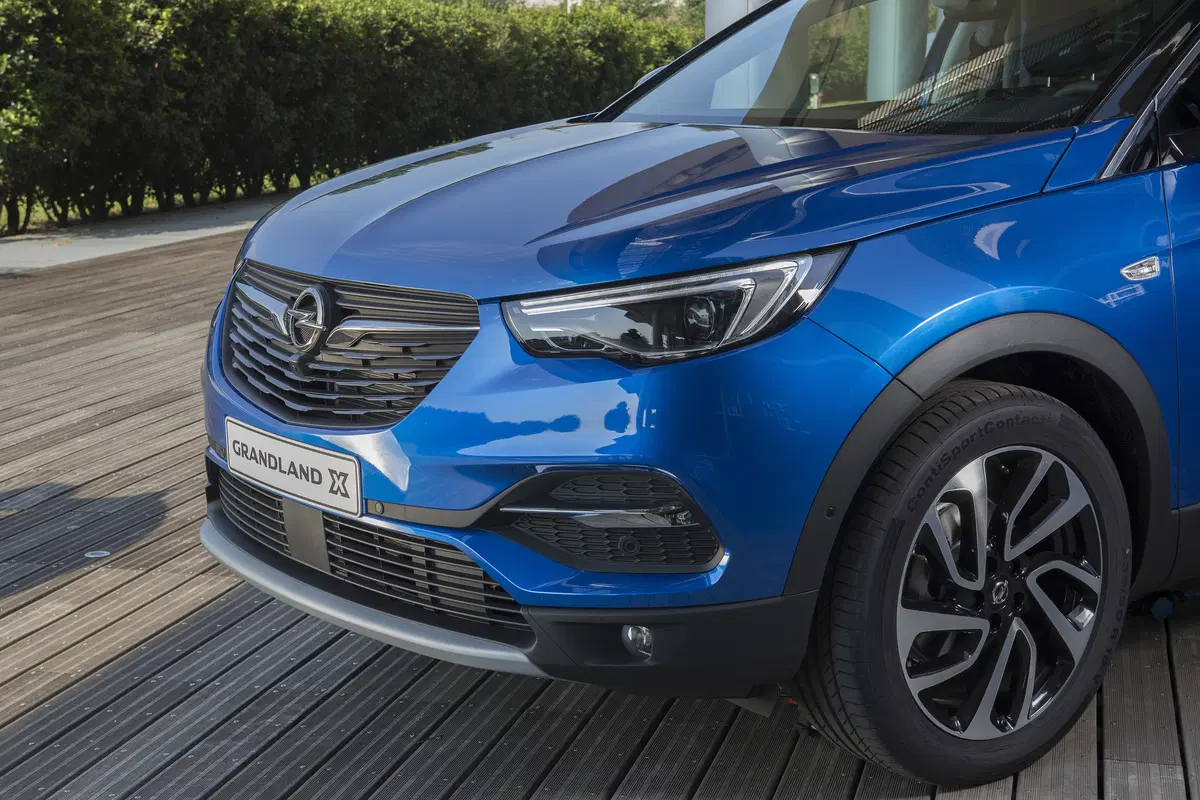 Opel Grandland X 1.6 Hybrid Plug-in aut. AWD Design Line (22)