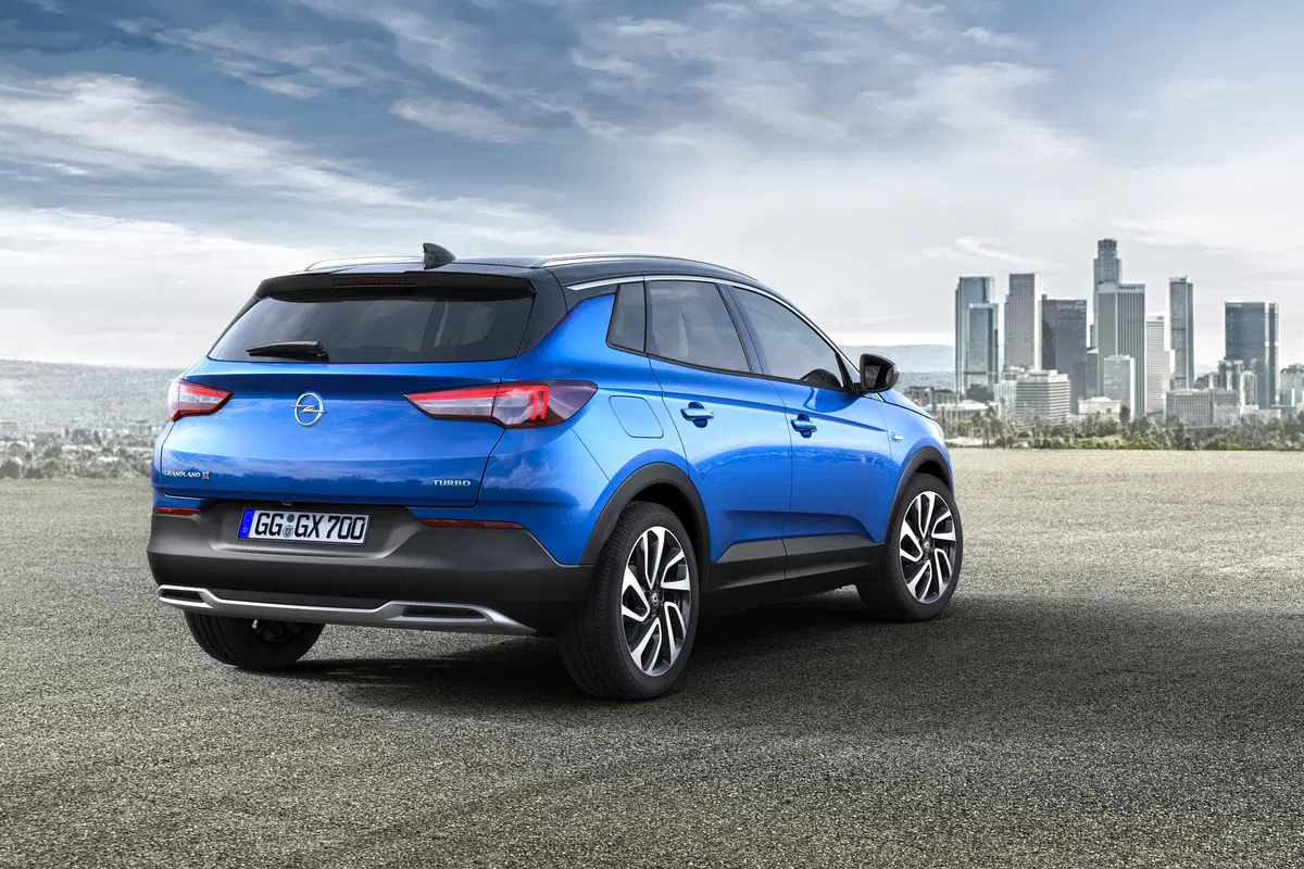 Opel Grandland X 1.6 Hybrid Plug-in aut. AWD Design Line (5)
