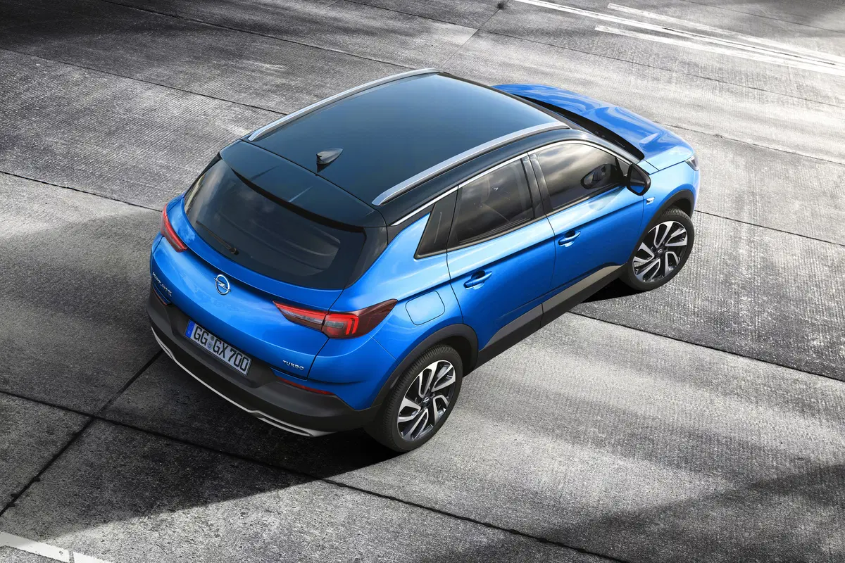 Opel Grandland X 1.6 Hybrid Plug-in aut. AWD Design Line (6)