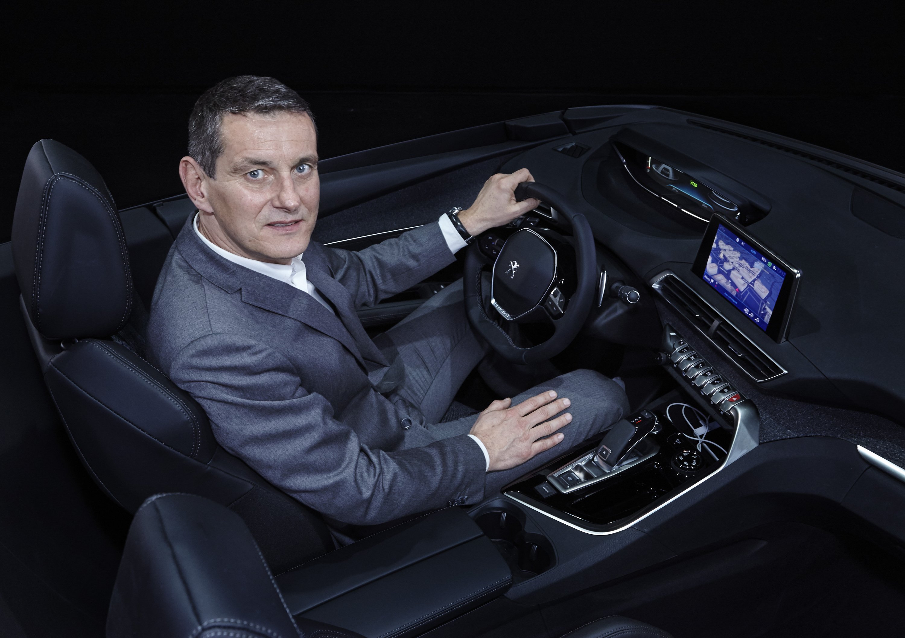 Micheron: &ldquo;Nuovo i-Cockpit deriva da Peugeot Fractal, Quartz ed Exalt&rdquo;