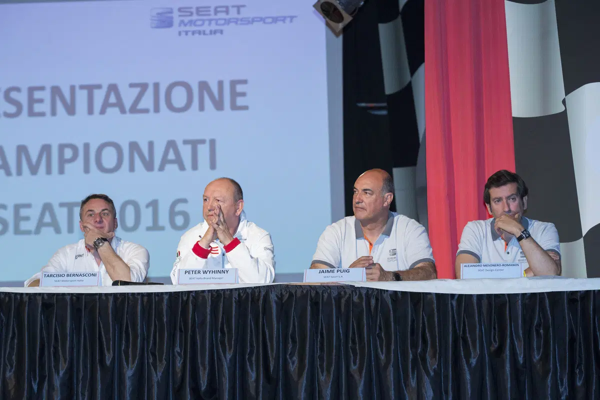 Seat Motorsport 2016: ecco la Leon ST TCS (30)