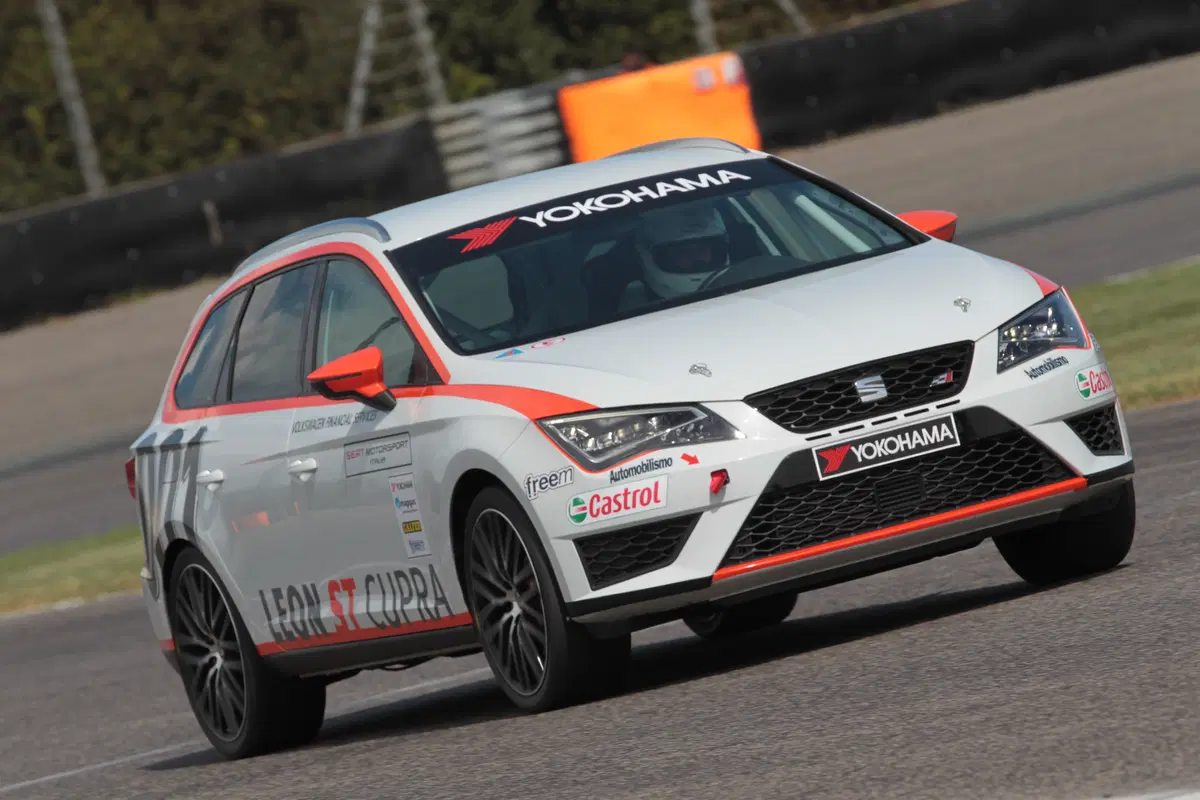 Seat Motorsport 2016: ecco la Leon ST TCS (17)