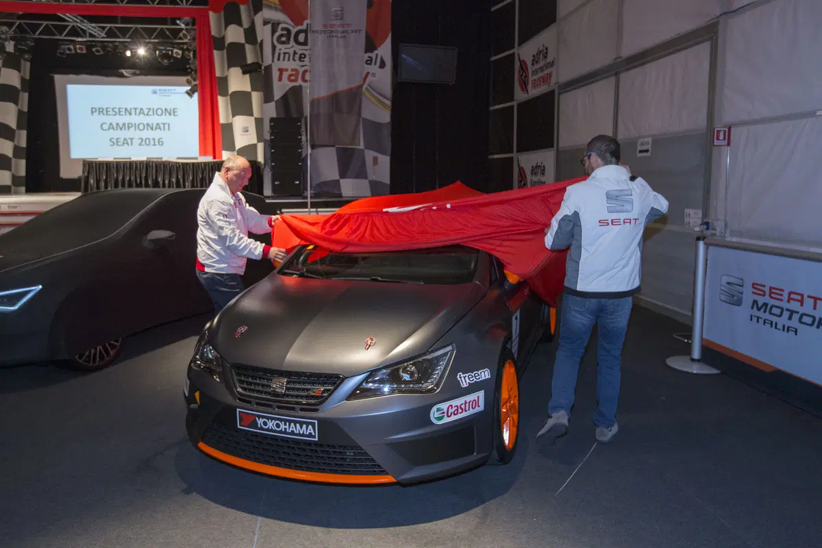 Seat Motorsport 2016: ecco la Leon ST TCS (32)
