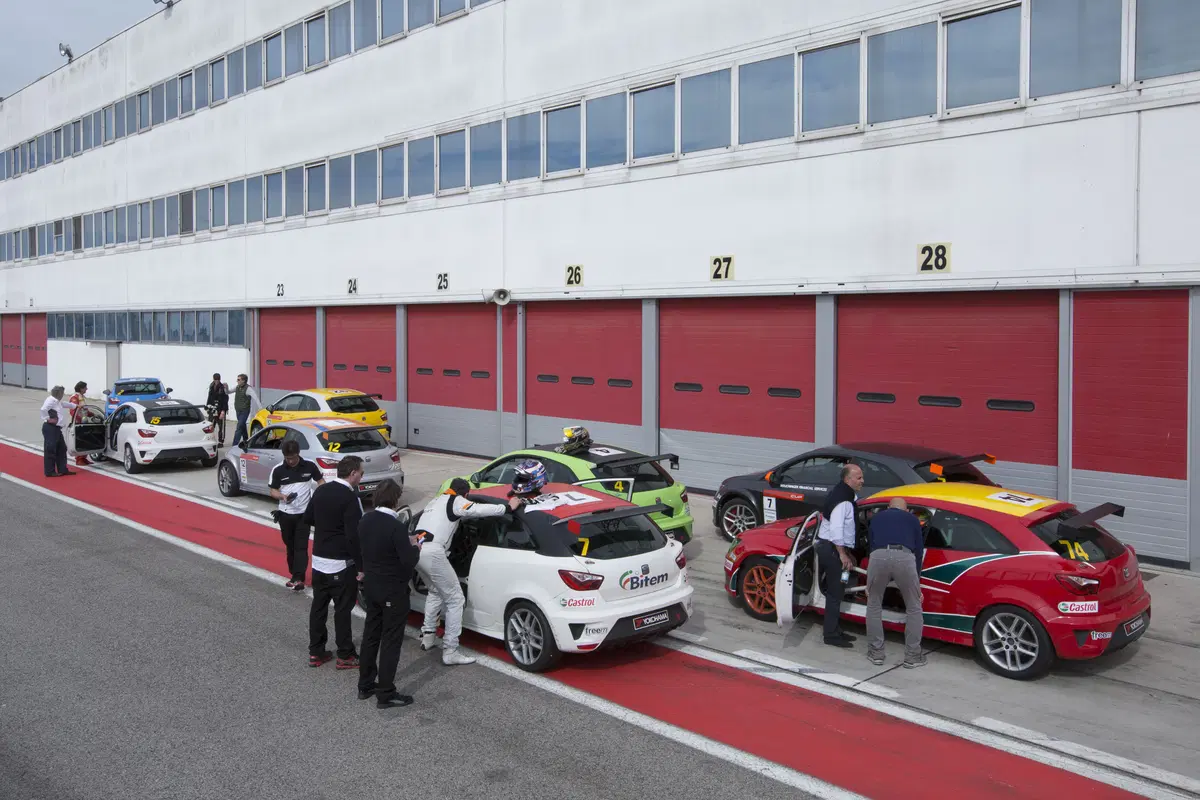 Seat Motorsport 2016: ecco la Leon ST TCS (18)