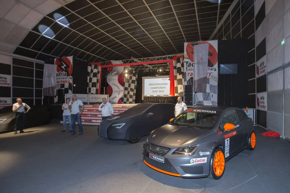 Seat Motorsport 2016: ecco la Leon ST TCS (27)