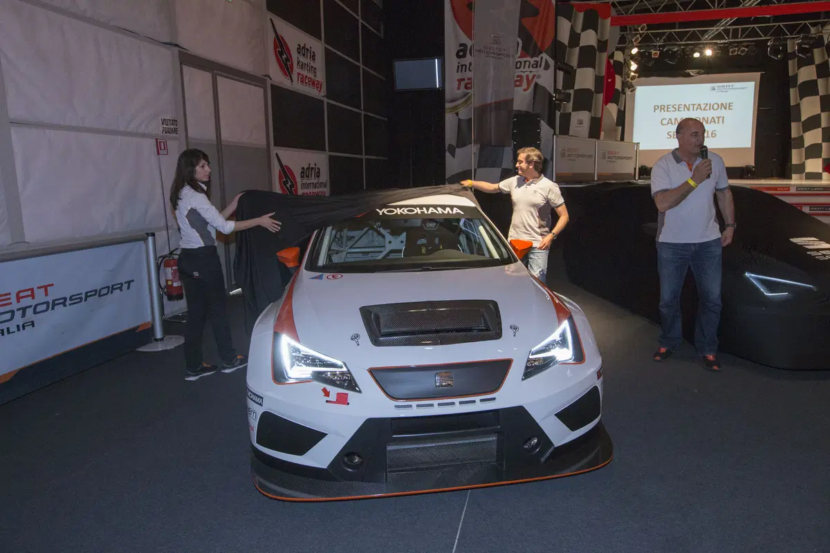 Seat Motorsport 2016: ecco la Leon ST TCS (14)