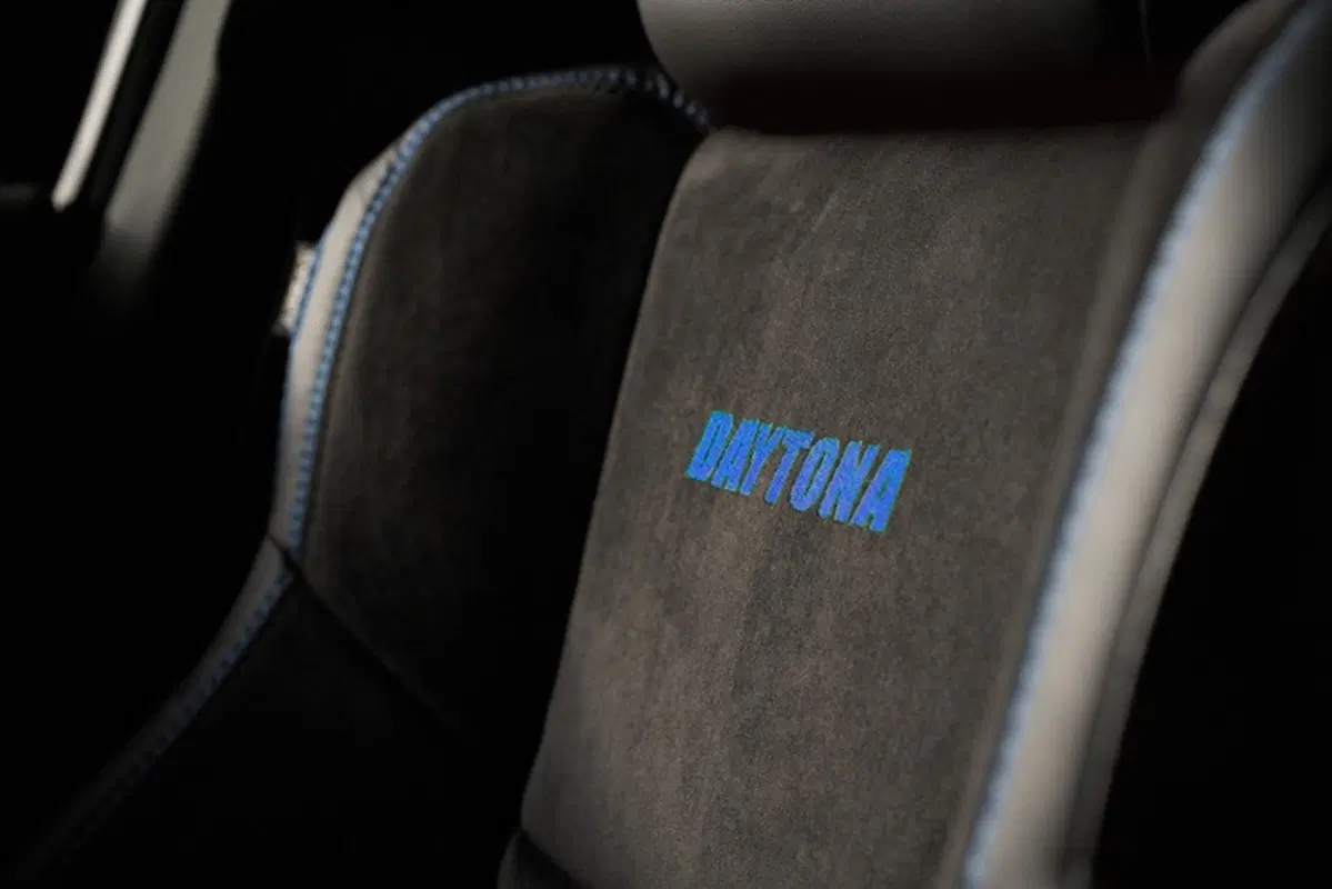 Dodge Charger SRT Hellcat Widebody Daytona 50th Anniversary Edition (9)