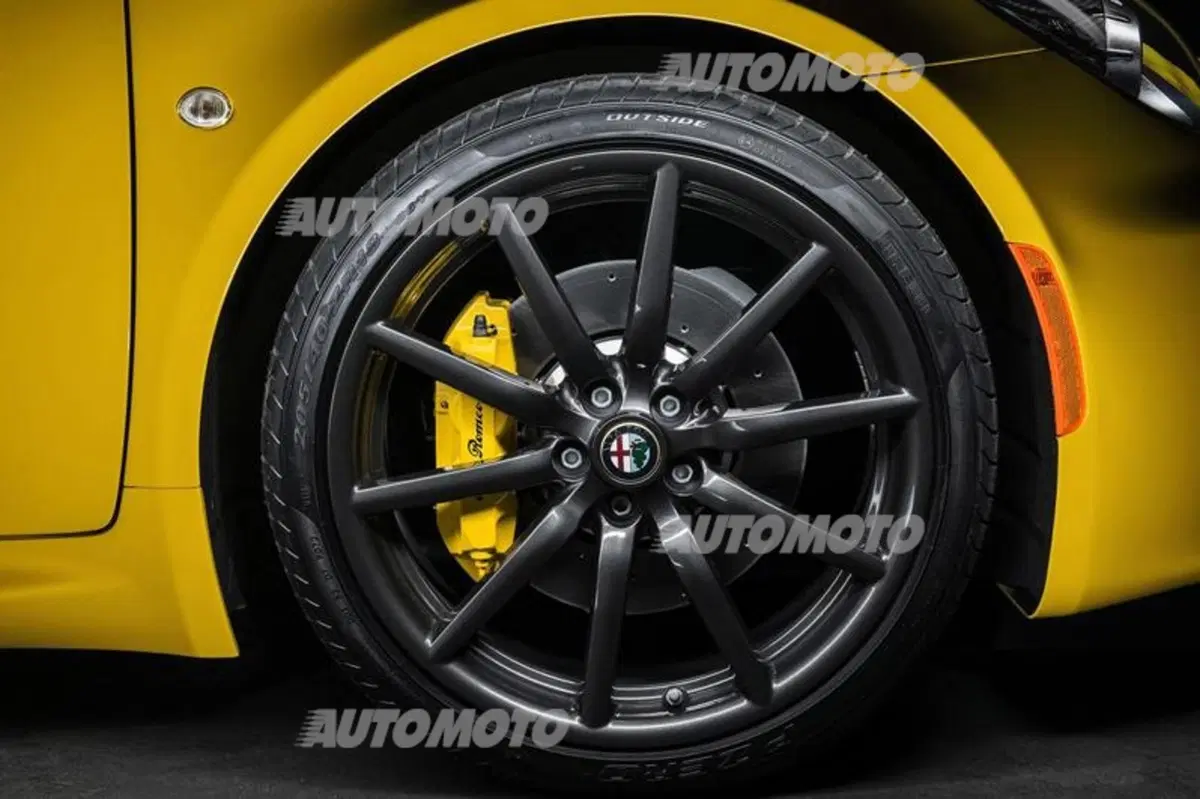 Alfa Romeo 4C Spider 4C 1750 TBi Spider (25)