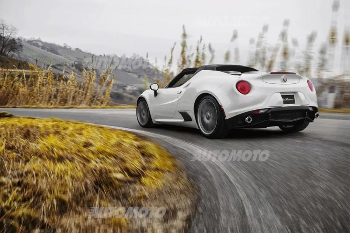 Alfa Romeo 4C Spider 4C 1750 TBi Spider (5)