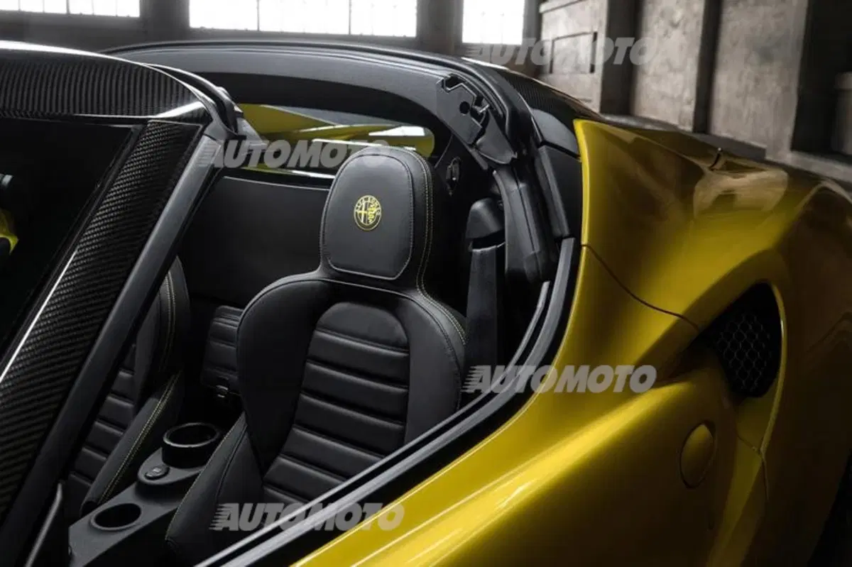 Alfa Romeo 4C Spider 4C 1750 TBi Spider (15)