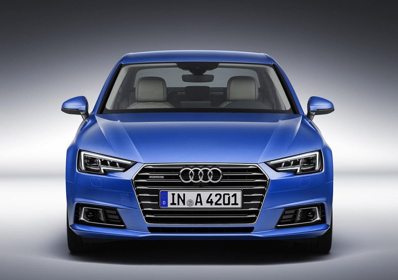 Audi A4 (2015-->>) (32)