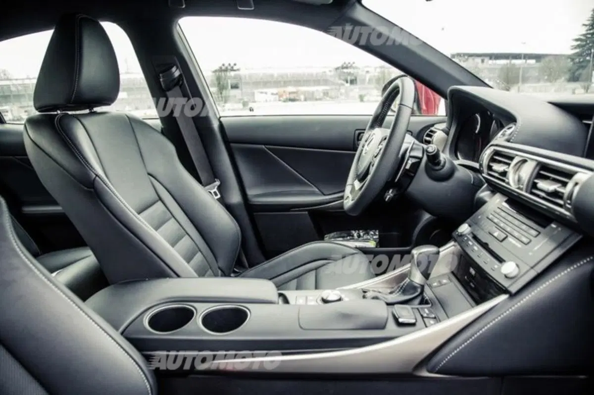 Lexus IS (2013-20) (12)