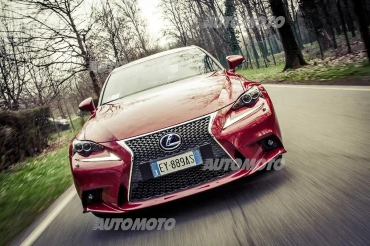 Lexus IS (2013-20) (3)