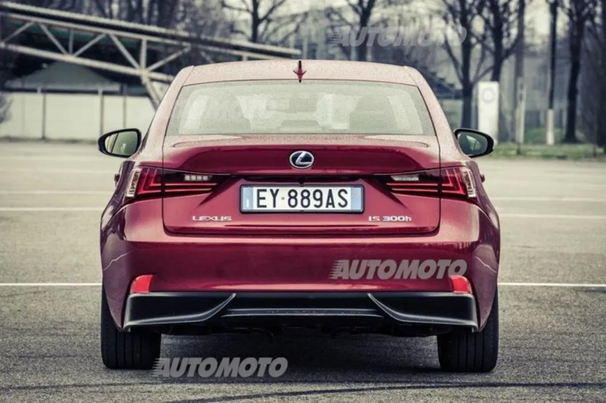 Lexus IS (2013-20) (5)
