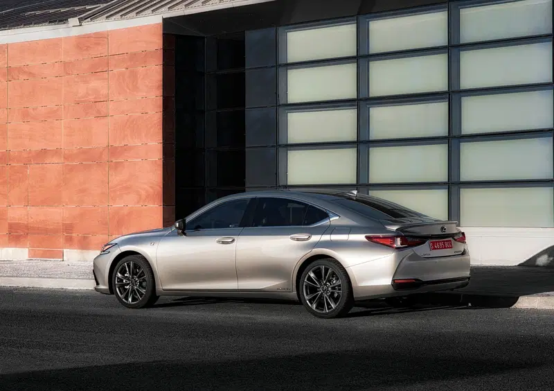 Lexus ES (10)