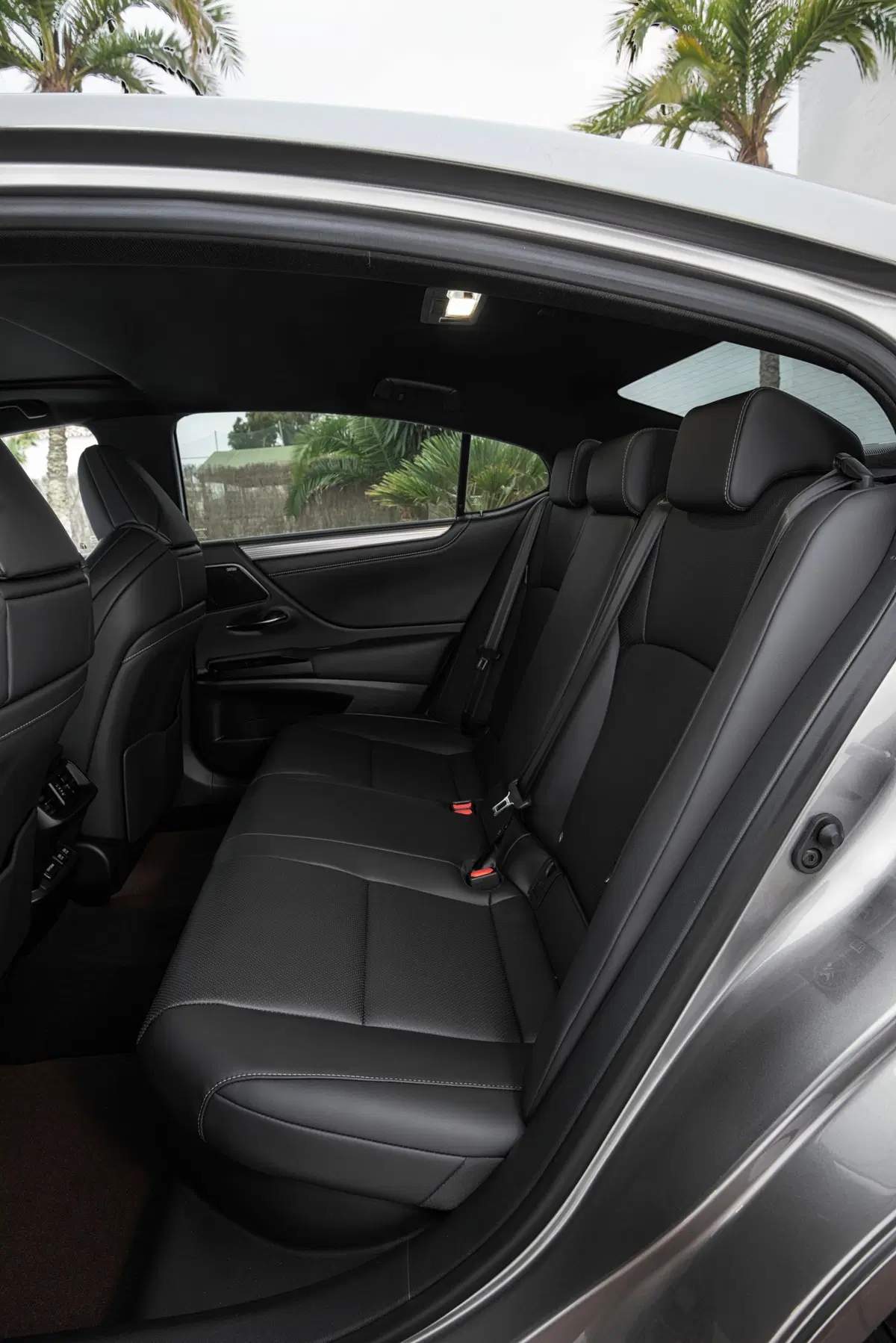 Lexus ES (2018-->>) (13)