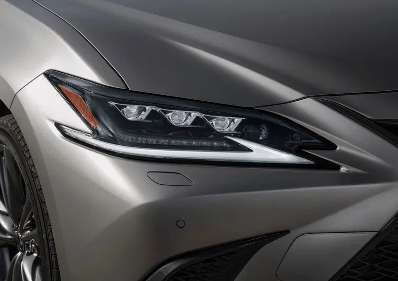 Lexus ES (23)
