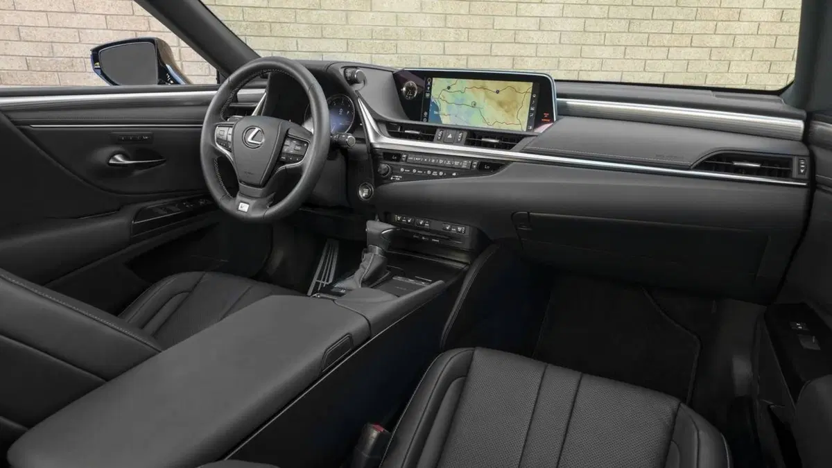 Lexus ES (2018-->>) (15)