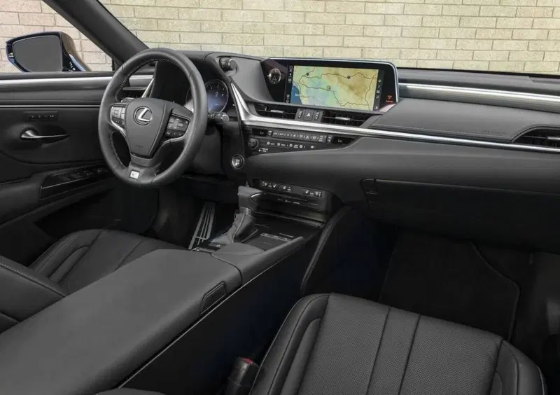 Lexus ES (15)
