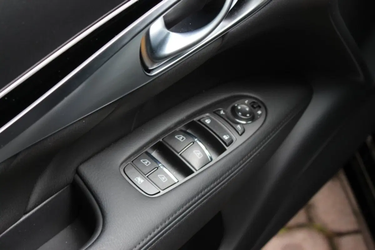 Infiniti Q70 (2014-19) (17)