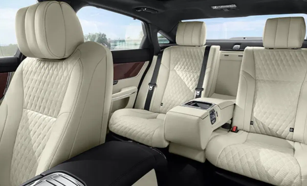 Jaguar XJ (2009-20) (41)