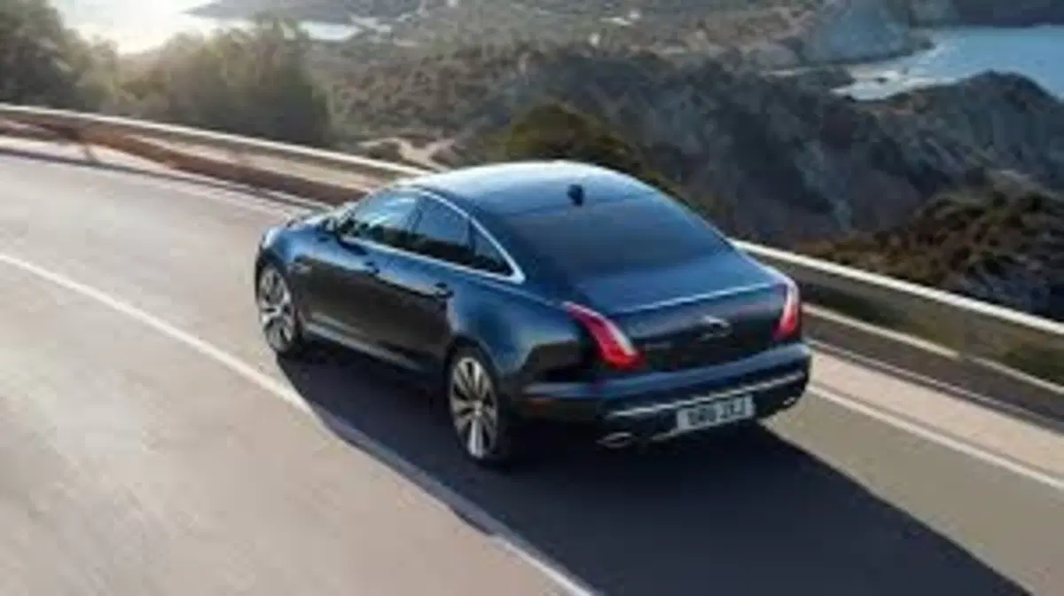 Jaguar XJ (2009-20) (35)