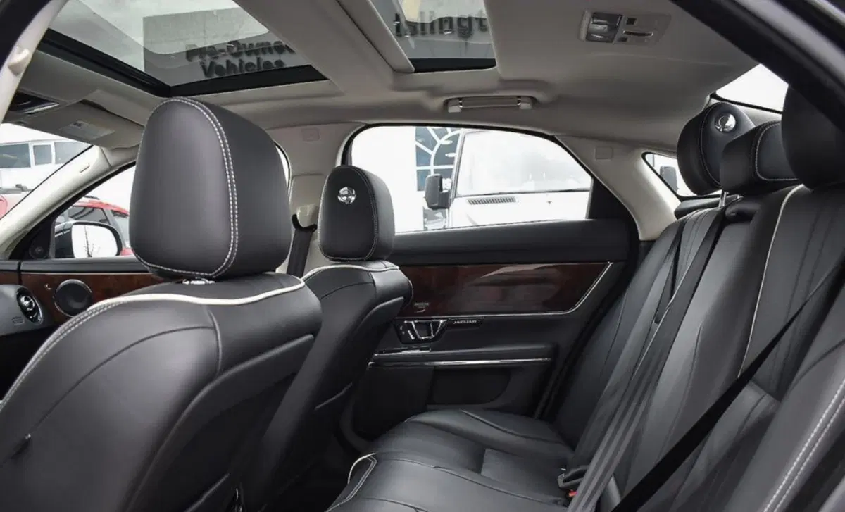 Jaguar XJ (2009-20) (47)