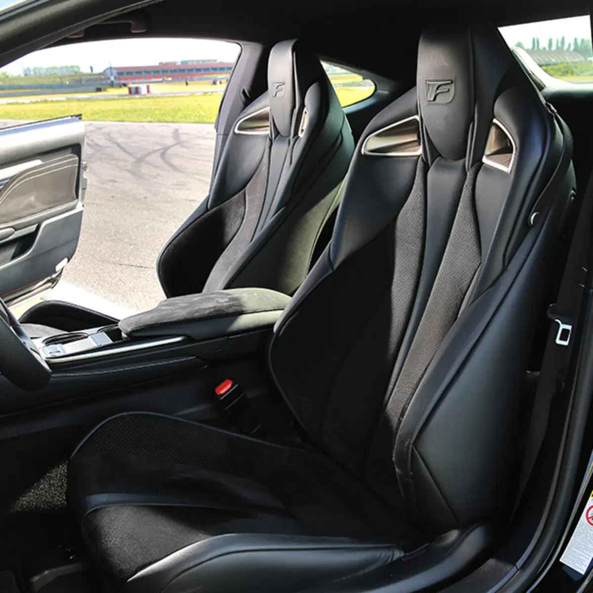 La Lexus RC-F in Italia: per ora a soli scopi dimostrativi (6)
