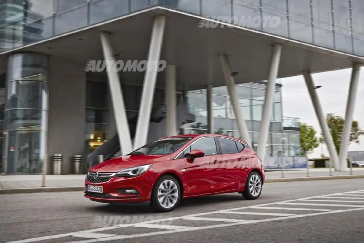 Opel Astra 1.5 CDTI 105 CV S&S 5 porte GS Line (26)