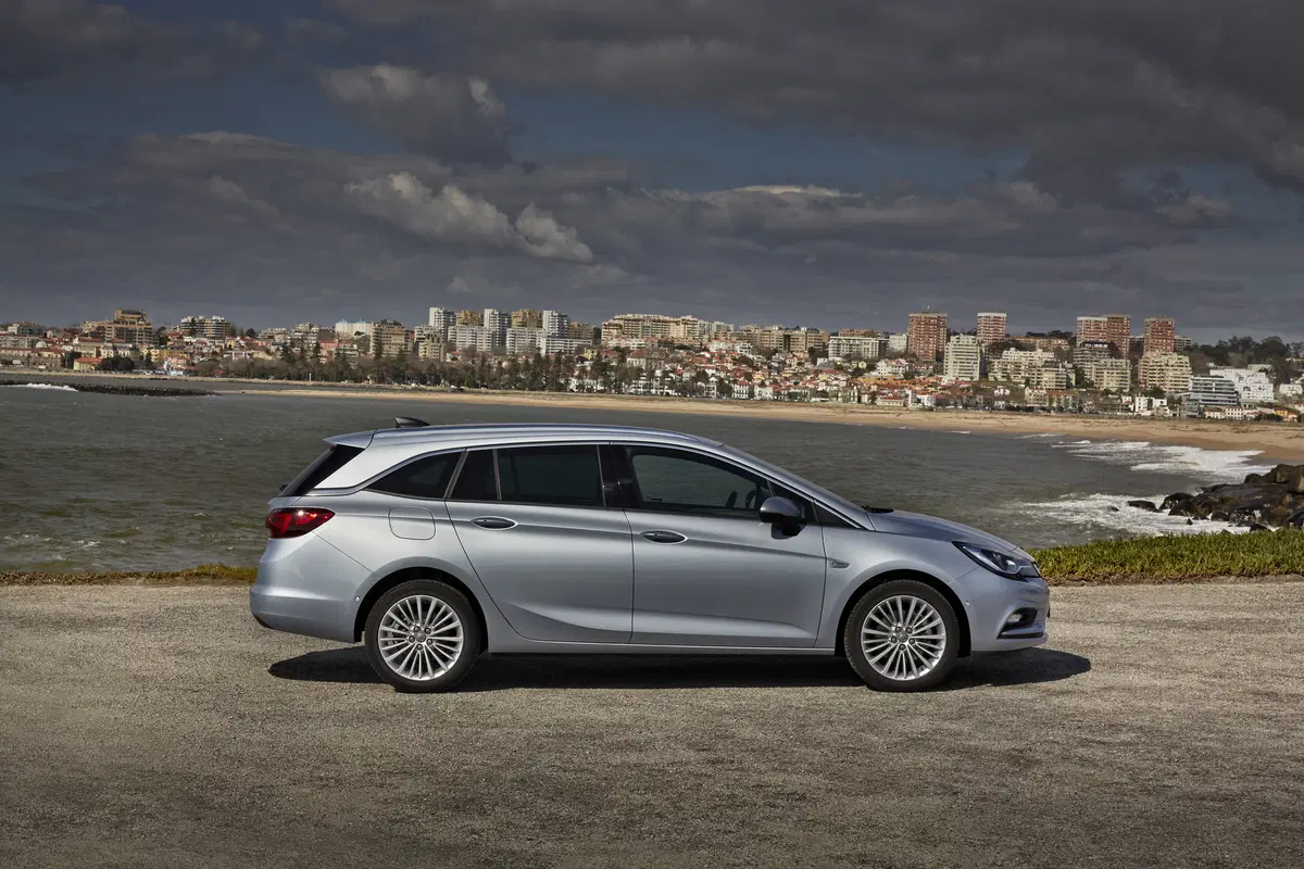 Opel Astra Station Wagon 1.6 CDTi 110CV Start&Stop Sports Business (2)
