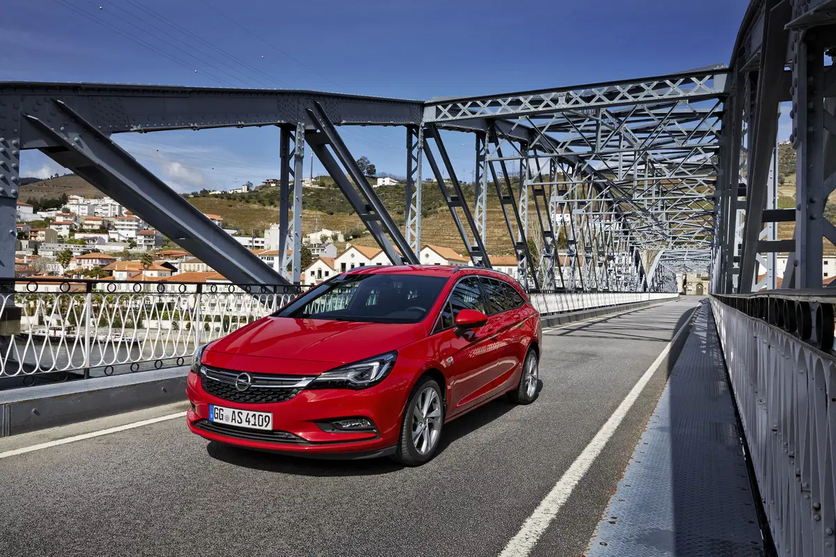 Opel Astra Station Wagon 1.6 CDTi 110CV Start&Stop Sports Business (9)