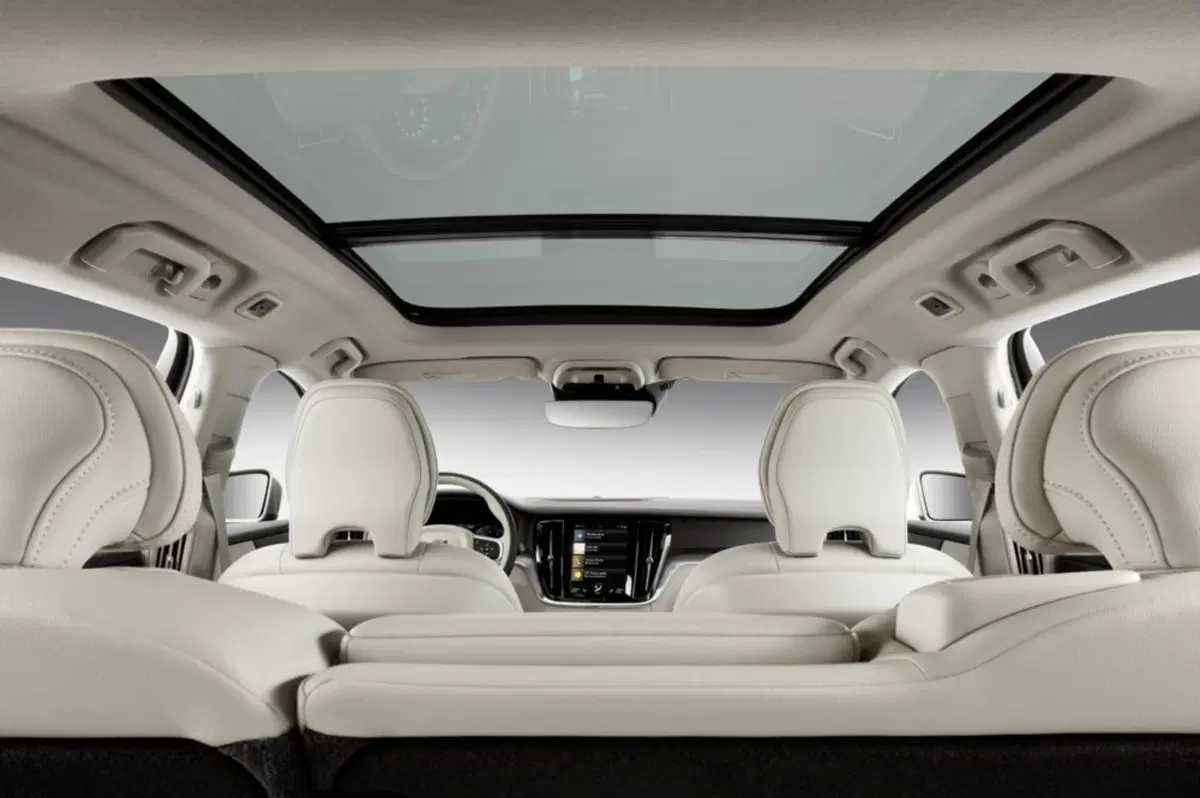 Volvo V60 T6 Plug-in Hybrid AWD automatico Ultra Dark (24)