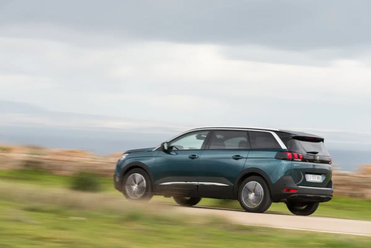 Peugeot 5008 BlueHDi 150 S&S Business (24)