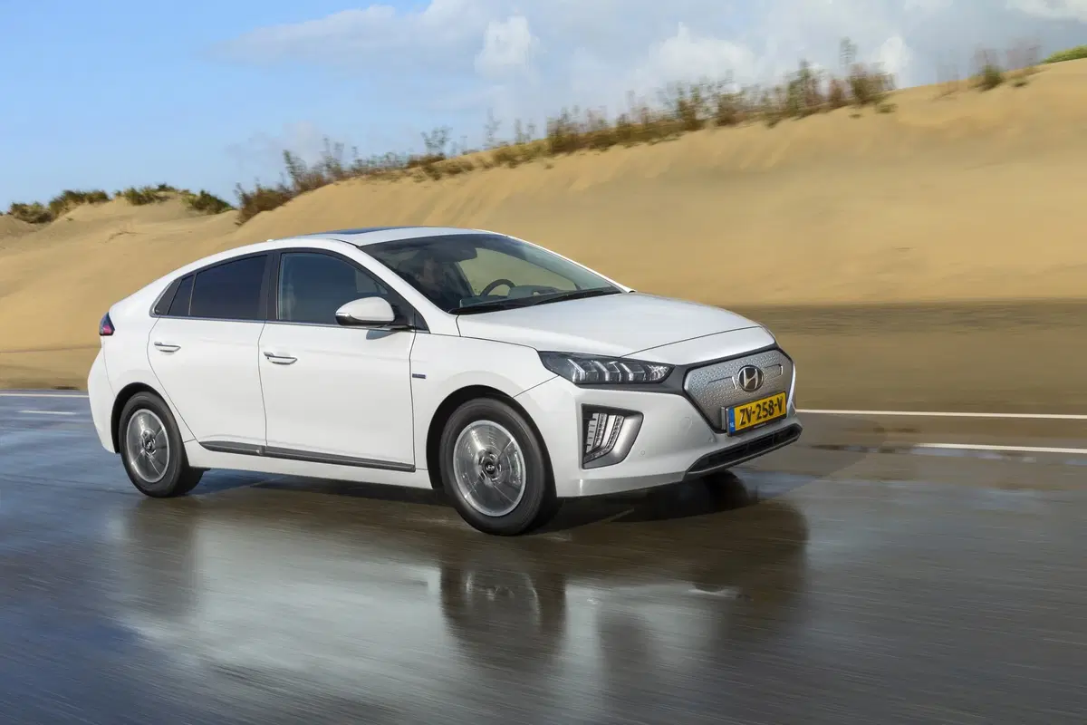Hyundai Ioniq Electric: il restyling 2019 è ancora più completo [Video] (8)