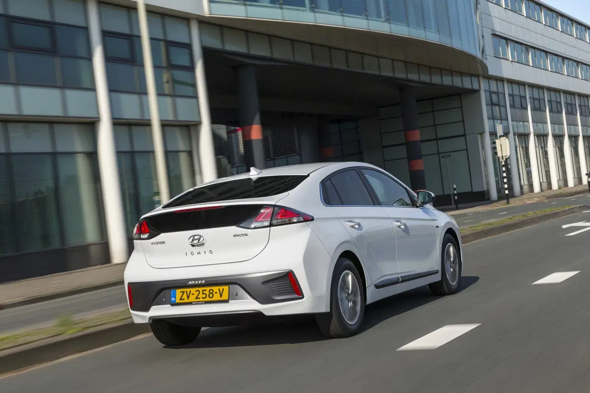 Hyundai Ioniq Electric: il restyling 2019 è ancora più completo [Video] (6)