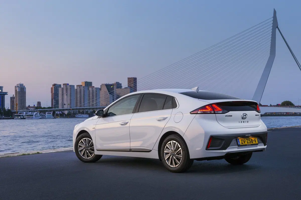 Hyundai Ioniq Electric: il restyling 2019 è ancora più completo [Video] (14)