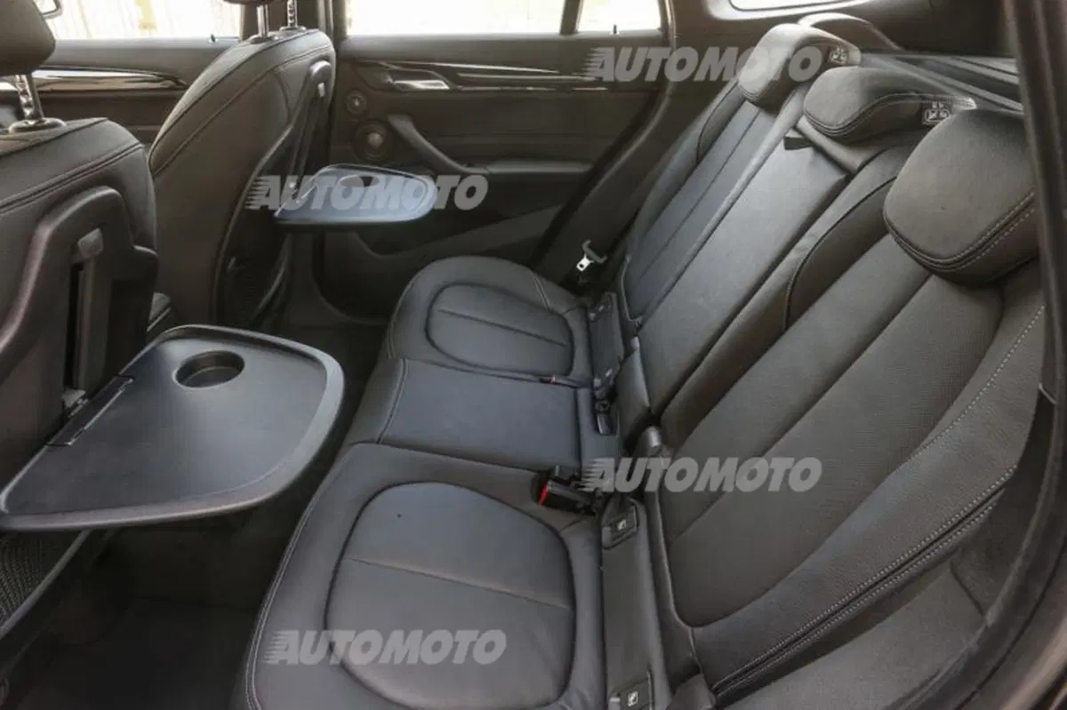 BMW X1 sDrive18i Advantage (15)