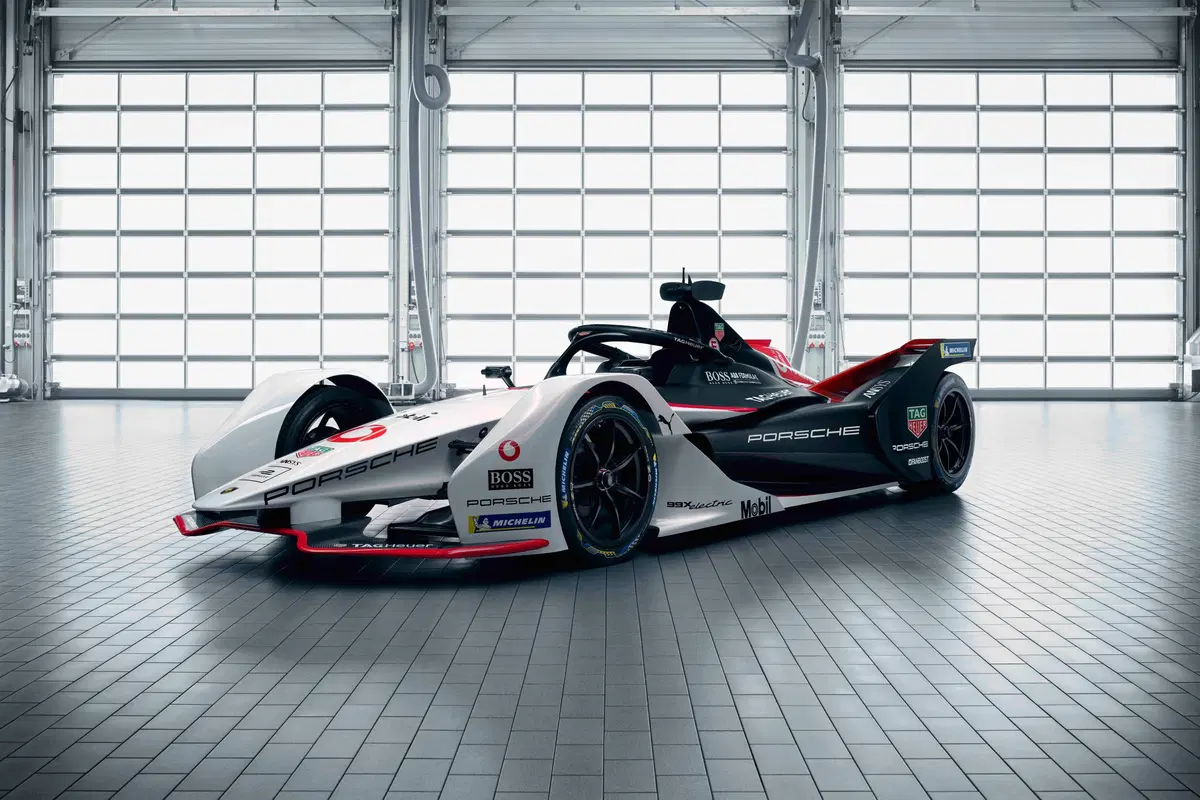 Formula E: Porsche svela la 99X Electric (3)