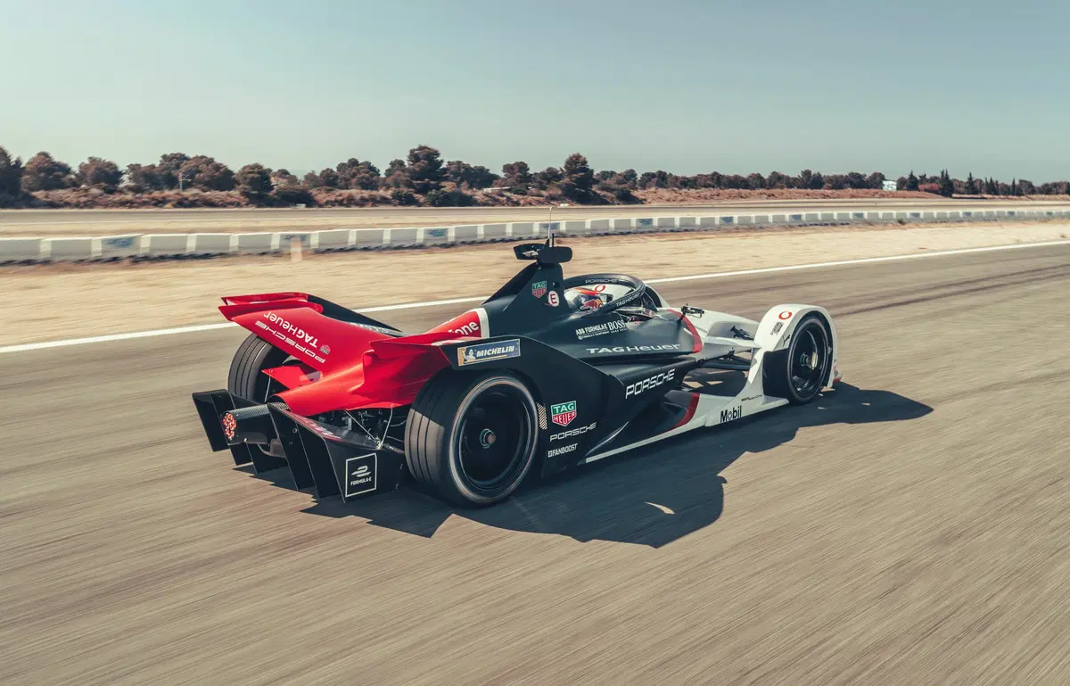 Formula E: Porsche svela la 99X Electric (4)